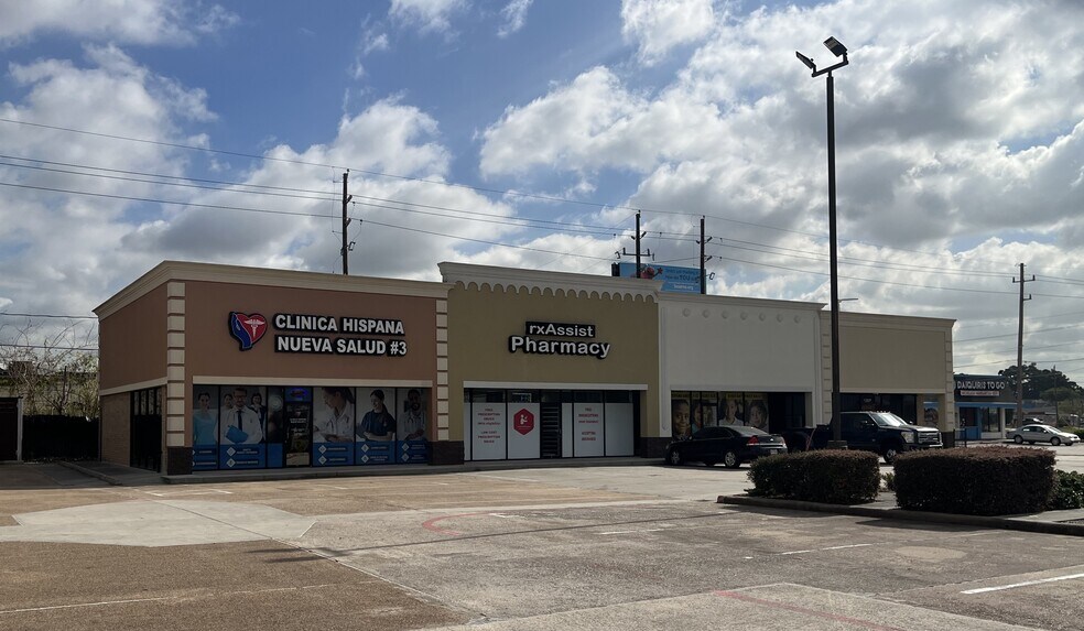 17020 Beaver Springs, Houston, TX à louer - Photo de l’immeuble – Image 2 sur 2