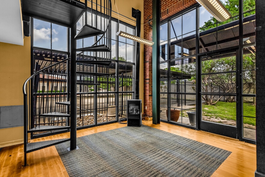 4340 N Josey Ln, Carrollton, TX à louer - Photo intérieure – Image 3 sur 9