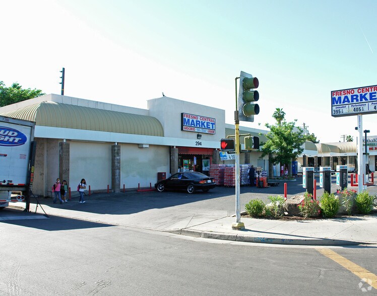 288-294 N Fresno St, Fresno, CA à vendre - Photo principale – Image 1 sur 2