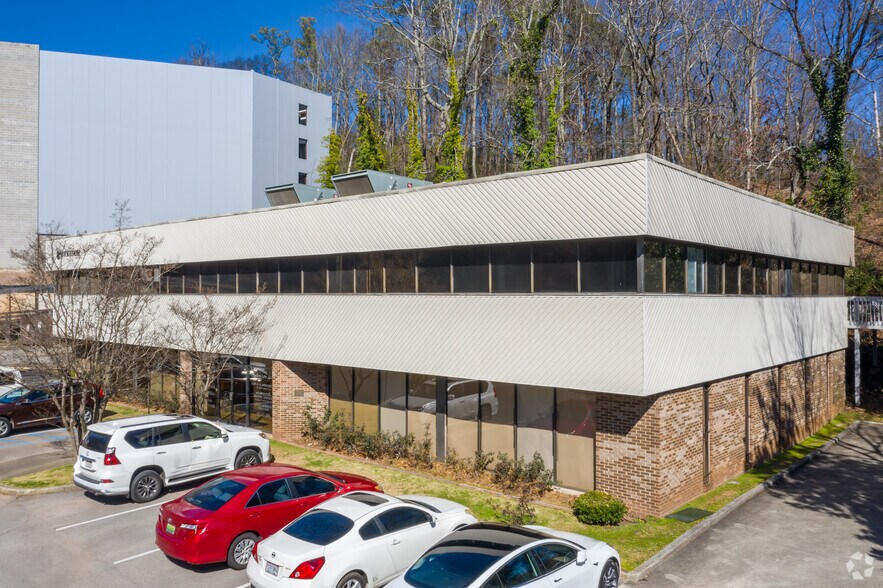 1933 Richard Arrington Jr Blvd, Birmingham, AL à louer - Photo de l’immeuble – Image 3 sur 9