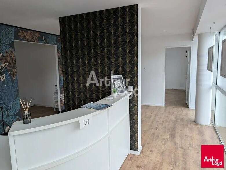 Local d'activités dans Pacé à vendre - Photo de l’immeuble – Image 2 sur 5