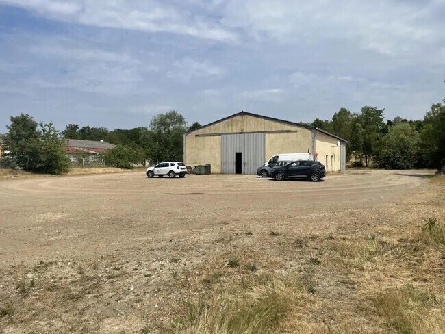 Plus de détails pour Bureau, Local d'activités à louer