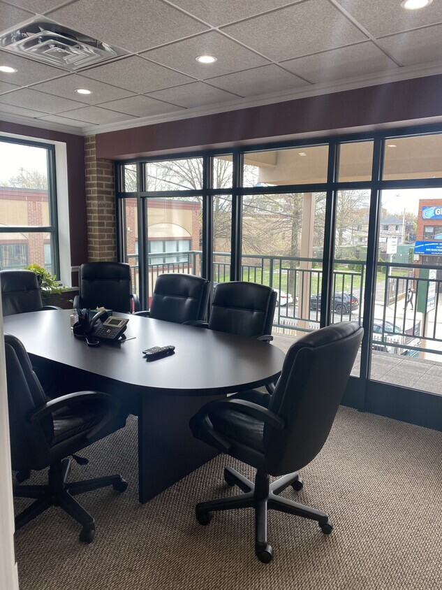 150-33 14th Ave, Whitestone, NY à louer Photo de l’immeuble– Image 1 sur 9