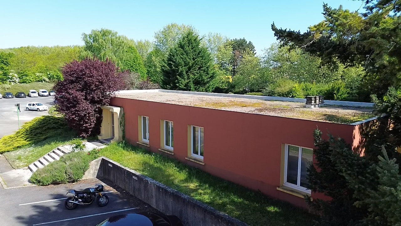 Local d'activités dans Auvers-sur-Oise à vendre Photo principale– Image 1 sur 6
