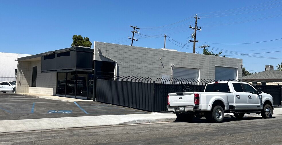 3100 Union Ave, Bakersfield, CA à louer - Photo de l’immeuble – Image 3 sur 9