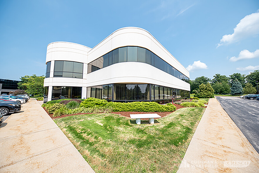 6150 Parkland Blvd, Mayfield Heights, OH à louer - Photo de l’immeuble – Image 2 sur 3