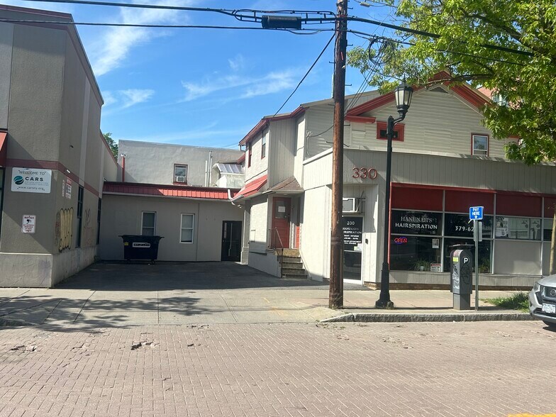 330 W State St, Ithaca, NY à louer - Photo principale – Image 1 sur 6