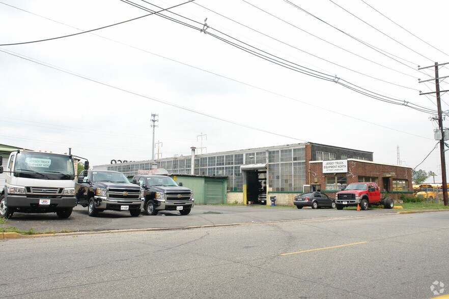 827 E Linden Ave, Linden, NJ à louer - Photo principale – Image 1 sur 2