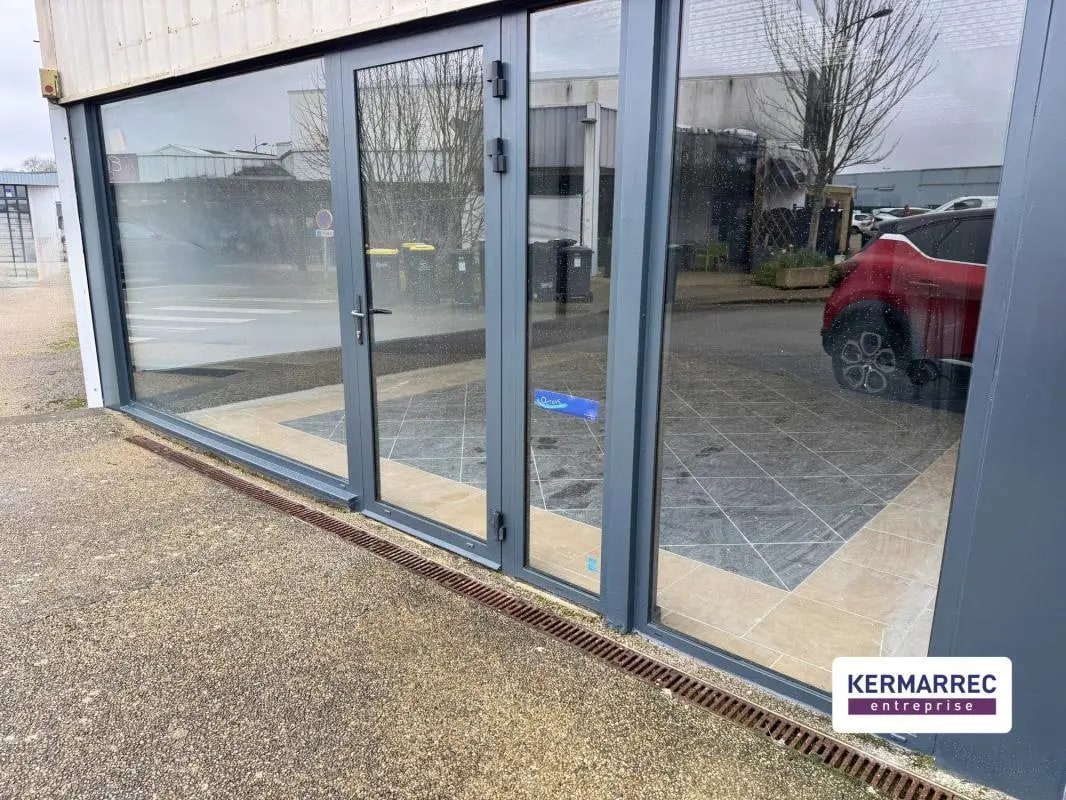 Local commercial dans Séné à louer Photo de l’immeuble– Image 1 sur 4