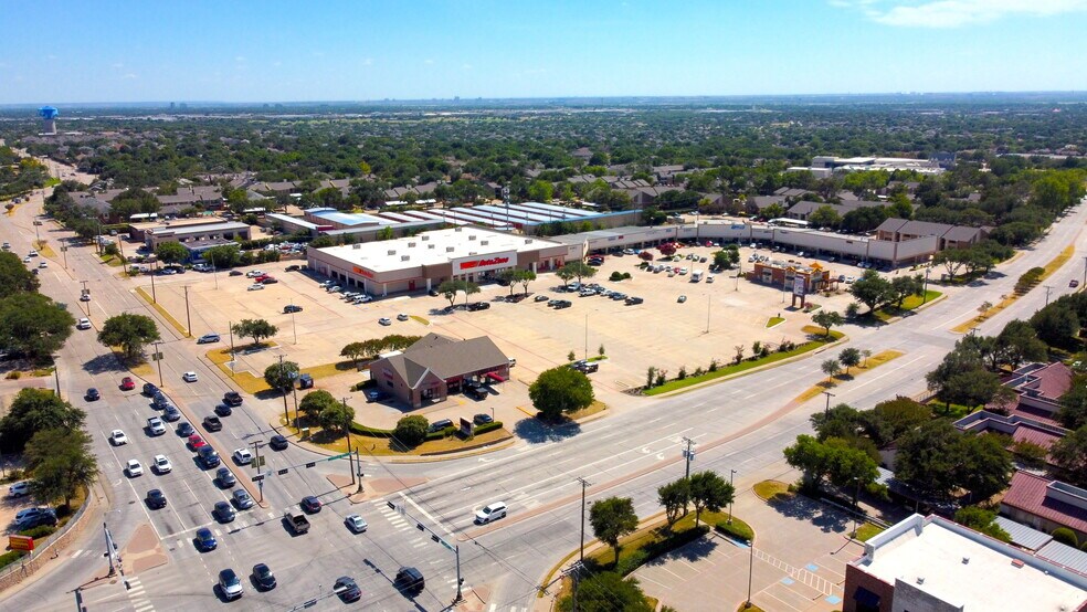 2760 E Trinity Mills Rd, Carrollton, TX à louer - Photo de l’immeuble – Image 2 sur 9