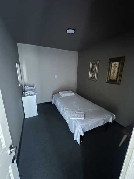 5009 W Pico Blvd, Los Angeles, CA à louer - Photo de l’immeuble – Image 3 sur 6