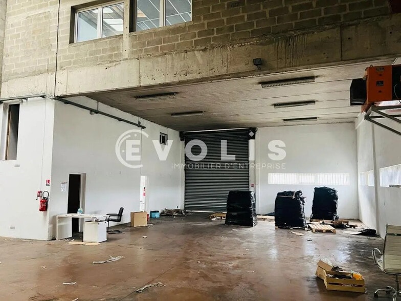 Local d'activités dans Pontault-Combault à vendre - Photo intérieure – Image 3 sur 7