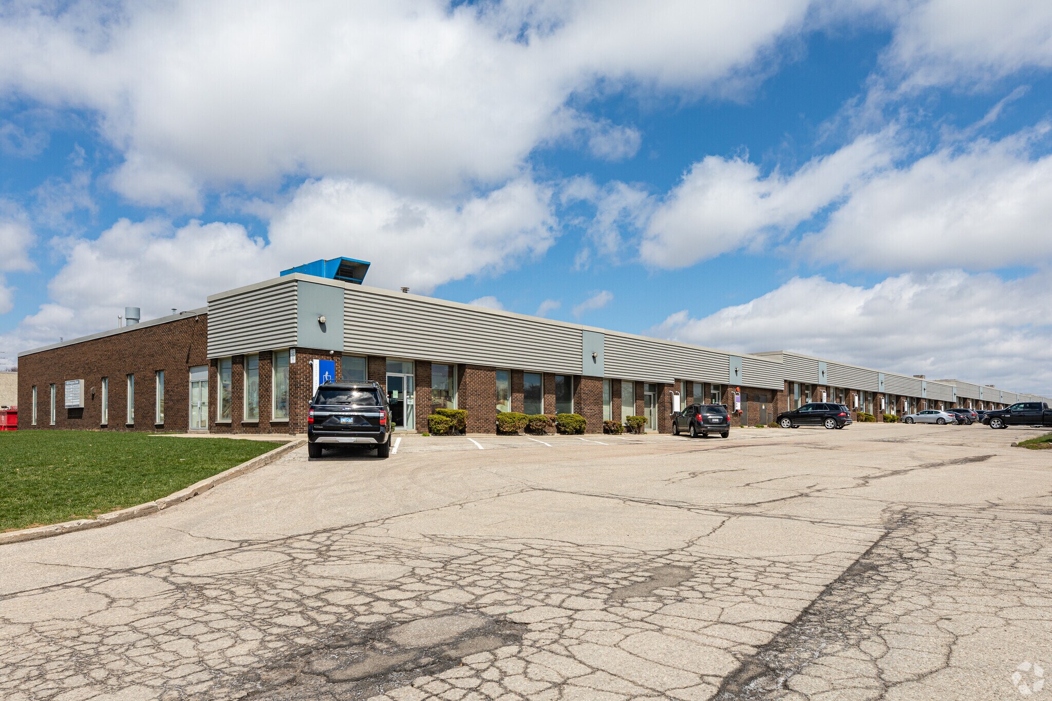 4635 Burgoyne St, Mississauga, ON à louer Photo principale– Image 1 sur 4