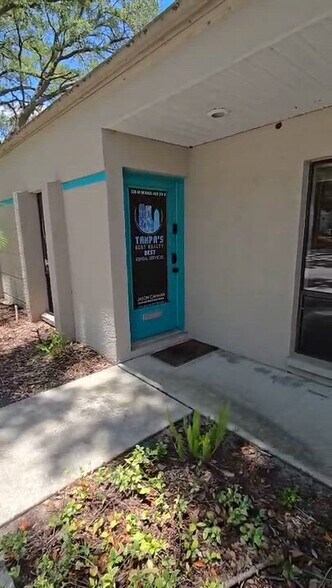 330 W Bearss Ave, Tampa, FL à louer - Vidéo sur l’annonce professionnelle – Image 2 sur 7