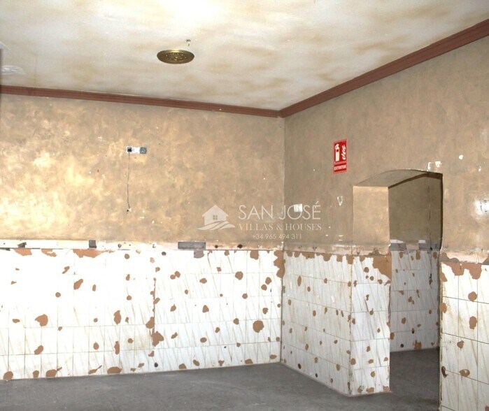 Local commercial dans La Romana à vendre - Photo de l’immeuble – Image 3 sur 9