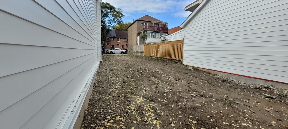 258 Parliament St, Toronto, ON à louer - Photo de l’immeuble – Image 3 sur 3