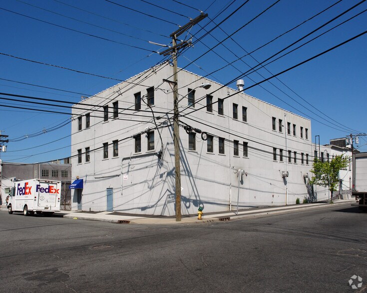 358-364 Adams St, Newark, NJ à vendre - Photo principale – Image 1 sur 4