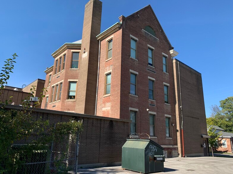 930 Mary St, Louisville, KY à vendre - Photo de l’immeuble – Image 2 sur 3