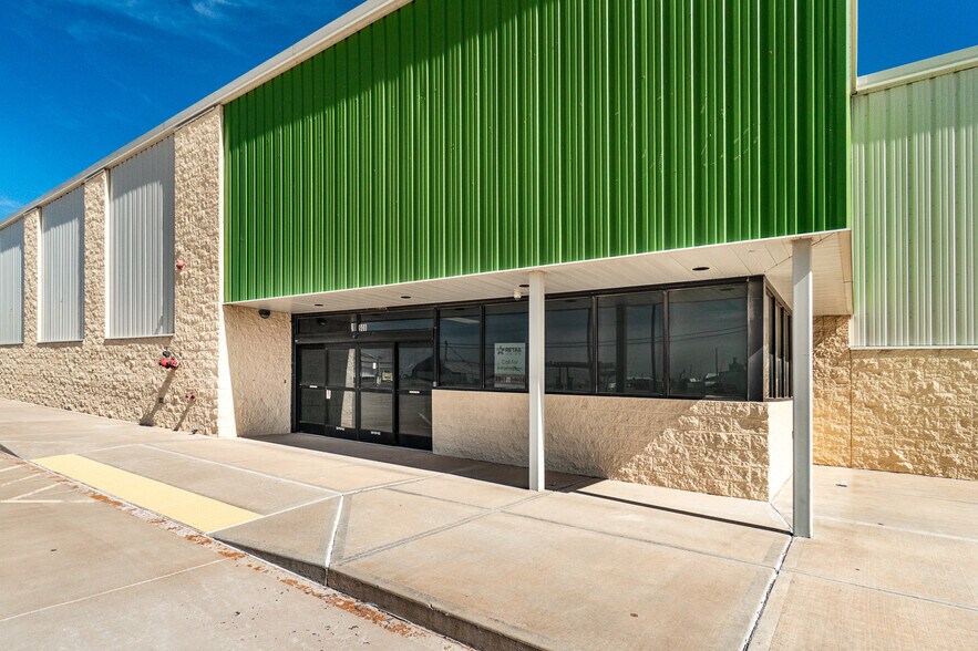 908 NW 6th St, Tulia, TX à vendre - Photo de l’immeuble – Image 2 sur 40
