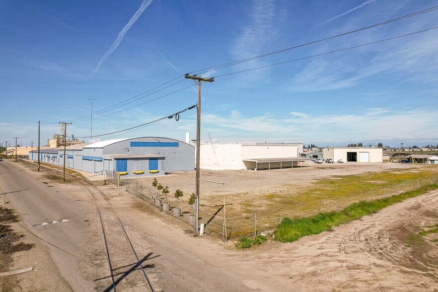 39400 Clarkson Dr, Kingsburg, CA à vendre - Photo principale – Image 1 sur 54