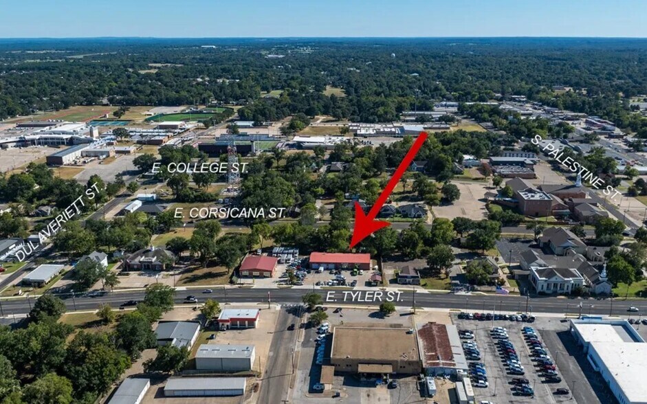 414 E Tyler St, Athens, TX à vendre - Photo de l’immeuble – Image 2 sur 10