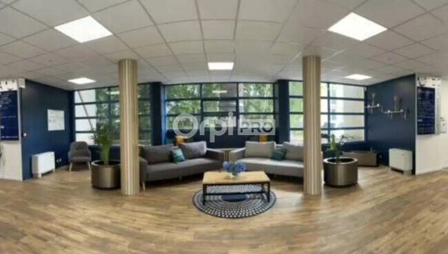 Plus de détails pour Bureau à louer