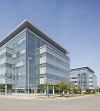 4701 Tahoe Blvd, Mississauga, ON à louer Photo de l’immeuble– Image 2 sur 7