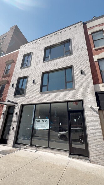 12-11 Jackson Ave, Long Island City, NY à louer - Vidéo sur l’annonce professionnelle – Image 2 sur 4