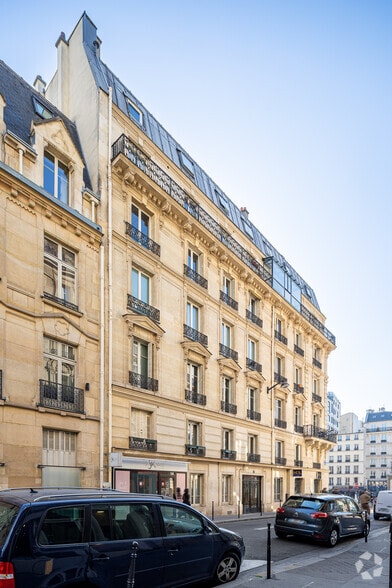 188 Boulevard Haussmann, Paris à louer - Photo de l’immeuble – Image 3 sur 11