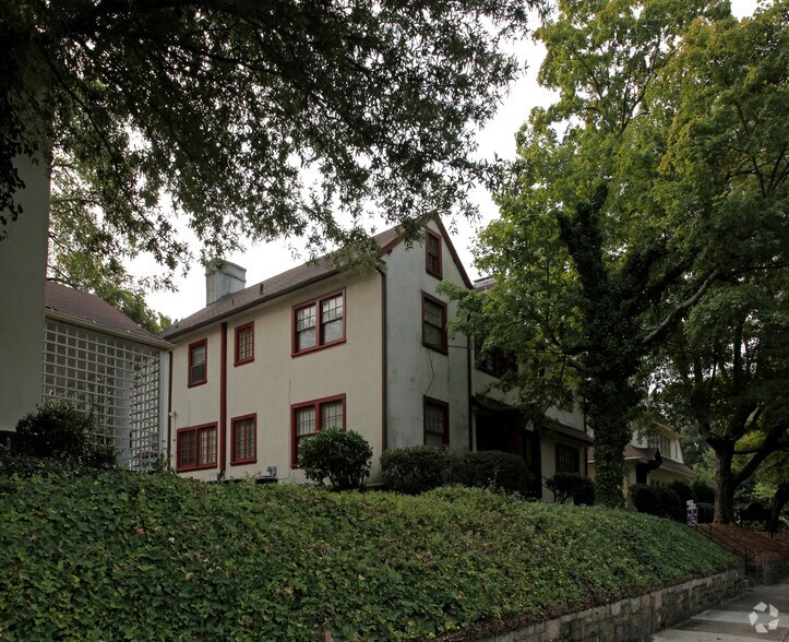 1012 W Fifth St, Winston-Salem, NC à louer - Photo principale – Image 1 sur 8