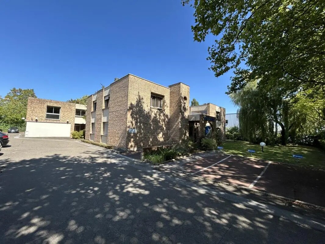 Bureau dans Buc à vendre Photo de l’immeuble– Image 1 sur 11