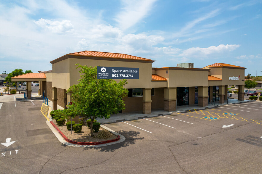 5707 W Northern Ave, Glendale, AZ à louer - Photo de l’immeuble – Image 1 sur 18