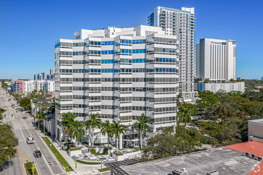 100 NE 3rd Ave, Fort Lauderdale, FL à louer - Photo principale – Image 1 sur 24