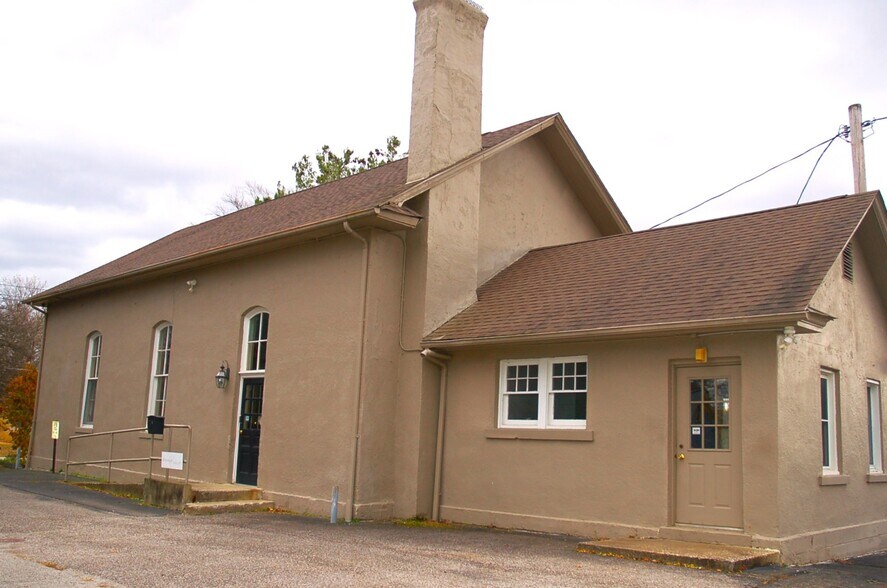 9722 Columbia Rd, Olmsted Falls, OH à vendre - Photo de l’immeuble – Image 3 sur 13