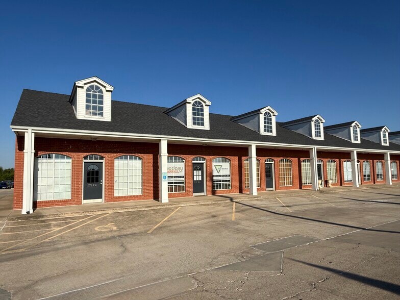 2326-2350 N Interstate Dr, Norman, OK à louer - Photo de l’immeuble – Image 2 sur 5