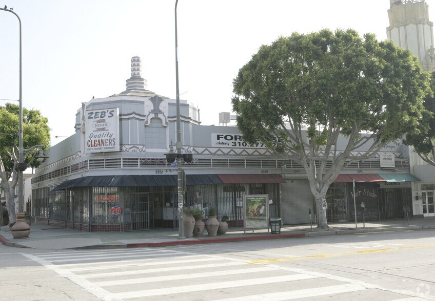 3343-3351 W 43rd Pl, Los Angeles, CA à louer - Photo de l’immeuble – Image 3 sur 6