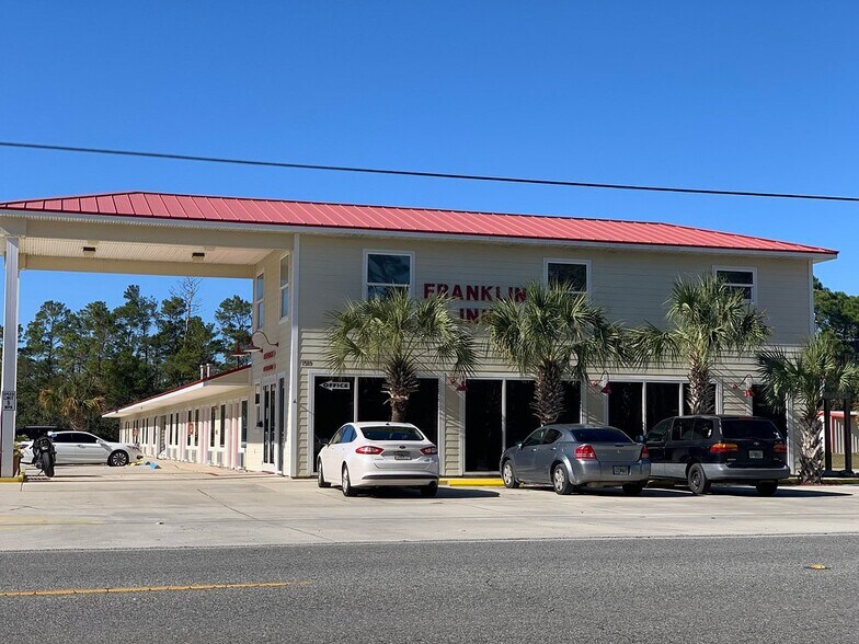 1589 Highway 98 W, Carrabelle, FL à vendre - Photo de l’immeuble – Image 2 sur 6