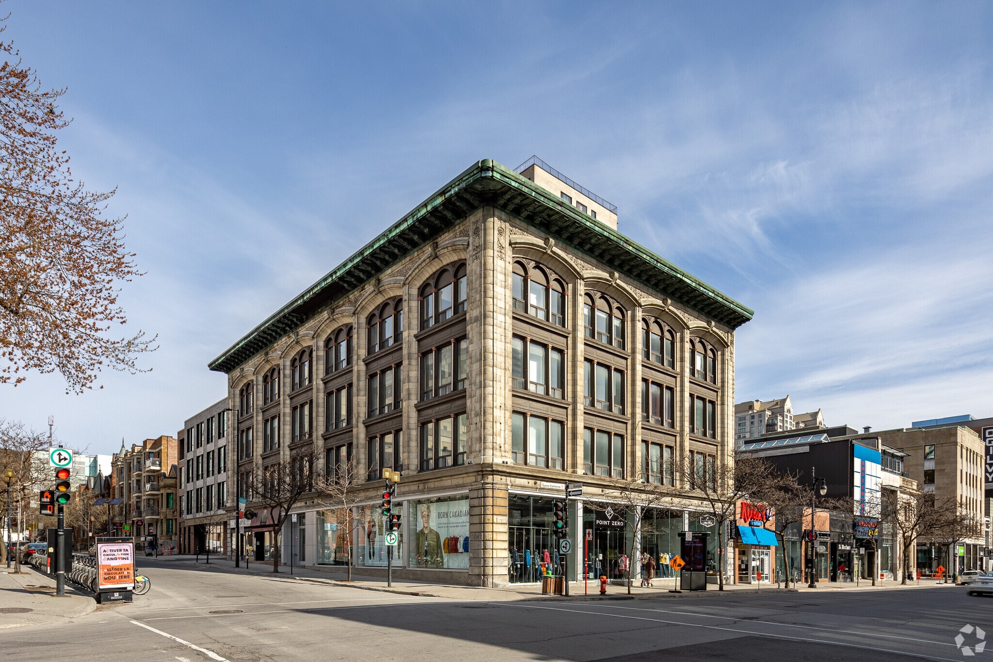 1391-1397 Rue Sainte-Catherine O, Montréal, QC à louer Photo principale– Image 1 sur 30