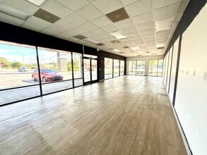 1403 Dunn Ave, Jacksonville, FL à louer Photo intérieure– Image 2 sur 4