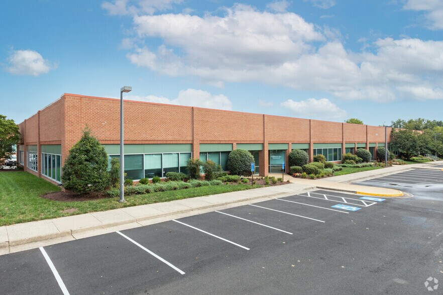 4206 Technology Ct, Chantilly, VA à louer - Photo principale – Image 1 sur 6