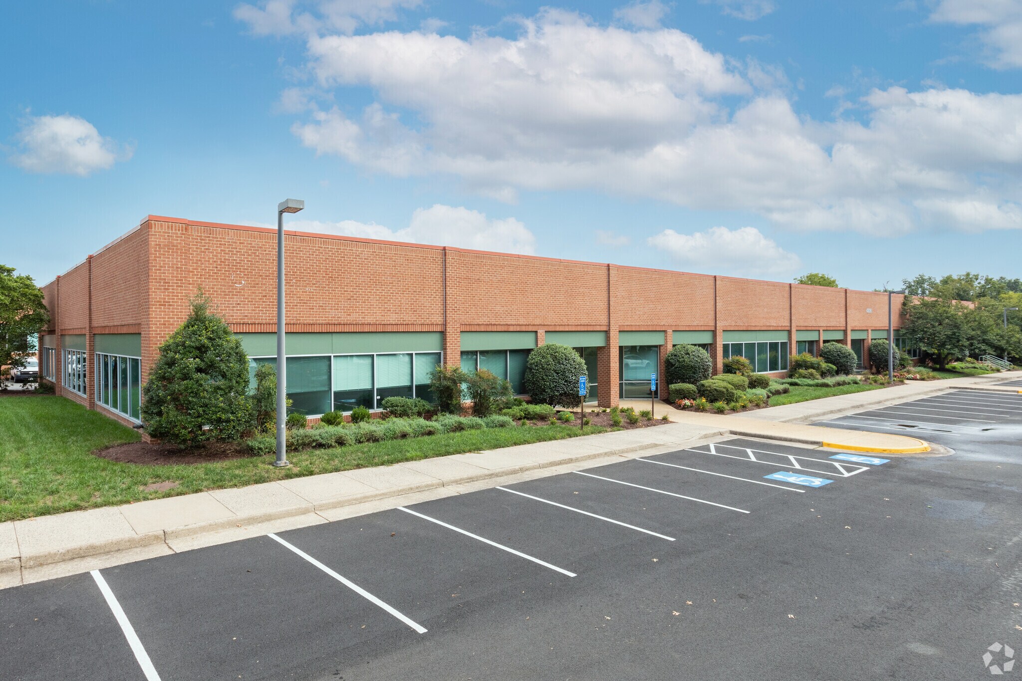 4206 Technology Ct, Chantilly, VA à louer Photo principale– Image 1 sur 7