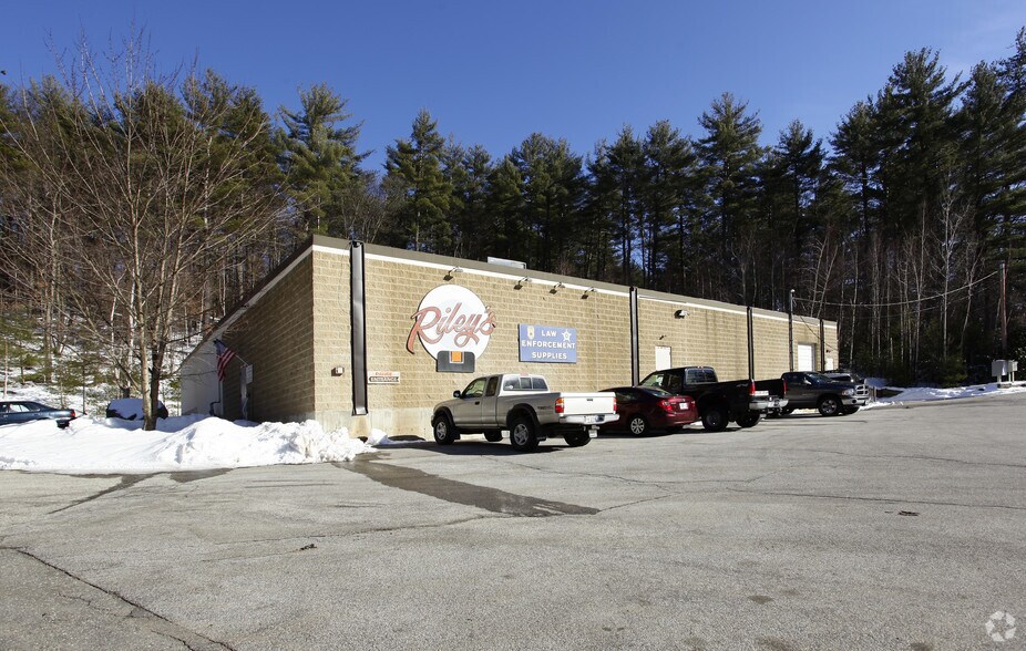 1575 Hooksett Rd, Hooksett, NH à louer - Photo de l’immeuble – Image 2 sur 2