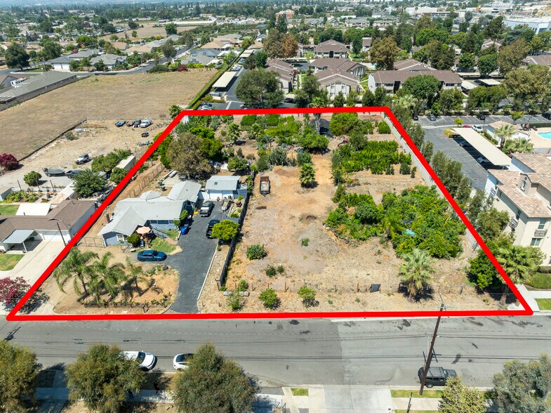 890 S Magnolia Ave, Ontario, CA à vendre - Photo de l’immeuble – Image 3 sur 6