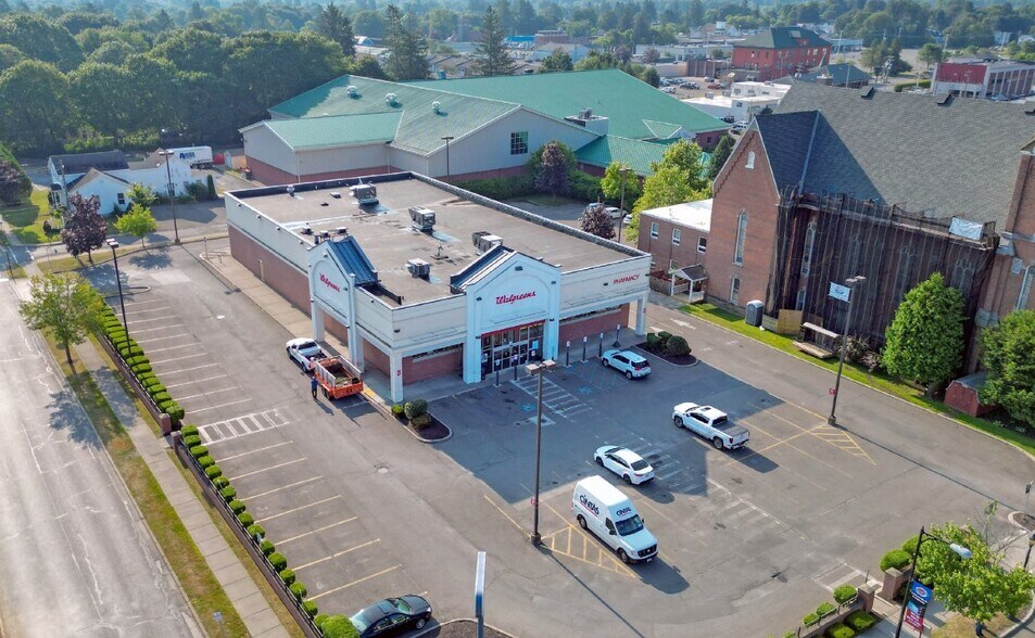 78-82 N Broad St, Norwich, NY à vendre - Photo de l’immeuble – Image 1 sur 3