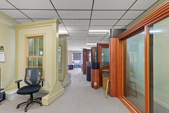 2107 Whitesburg Dr SE, Huntsville, AL à louer Photo de l’immeuble– Image 2 sur 7