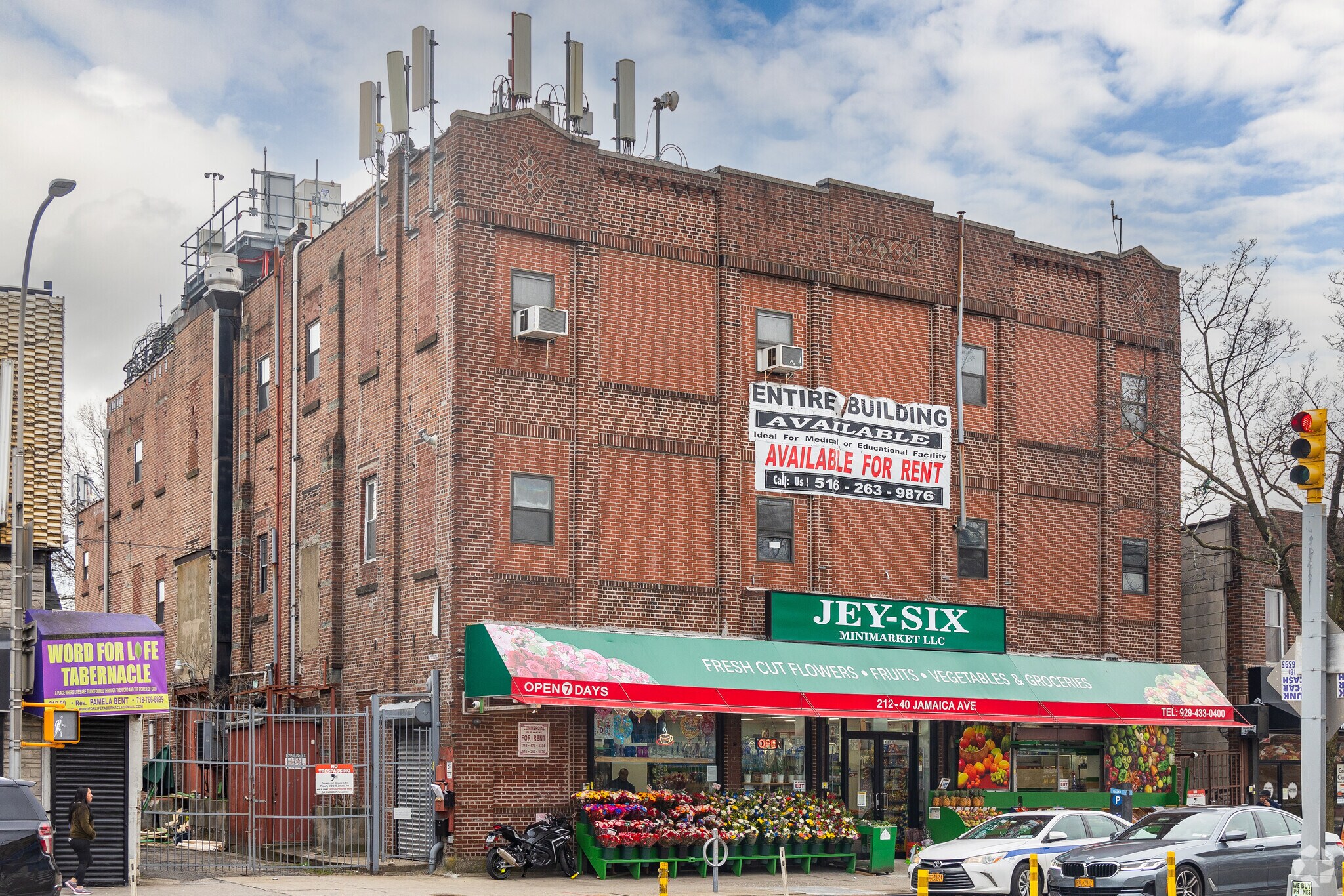 21240 Jamaica Ave, Jamaica, NY à louer Photo principale– Image 1 sur 13
