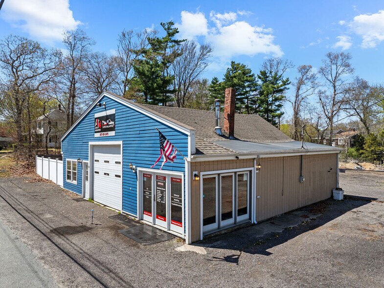 58 Sandwich Rd, Wareham, MA à vendre - Photo de l’immeuble – Image 2 sur 31