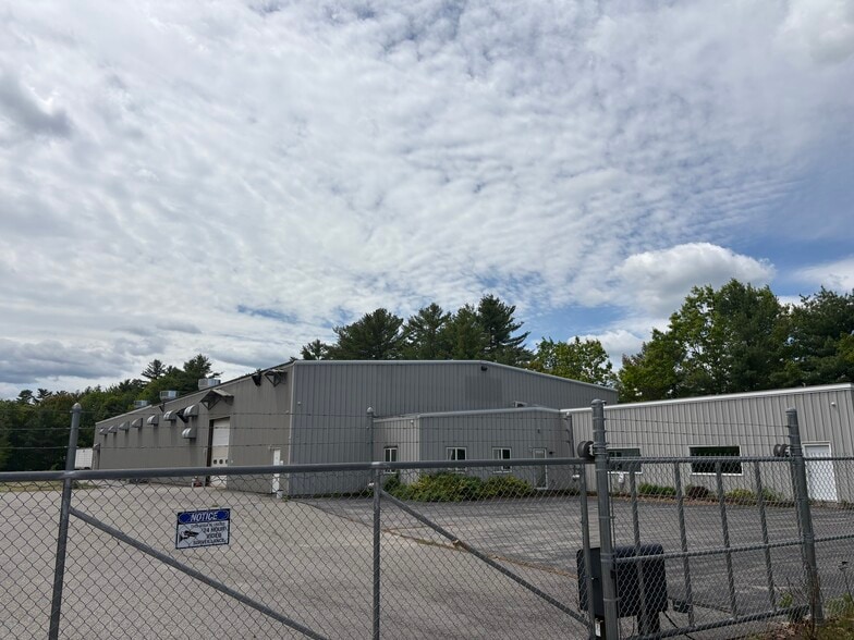 57 Conant Rd, Turner, ME à vendre - Photo principale – Image 1 sur 12