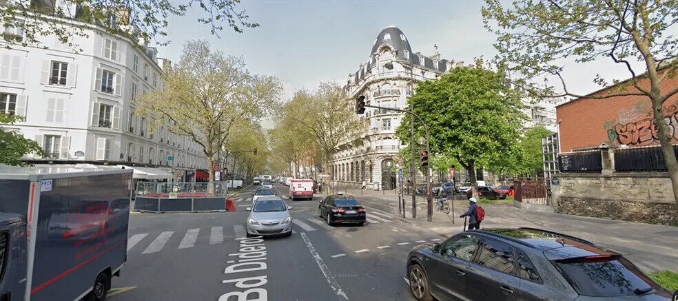 Local commercial dans Paris à louer - Photo de l’immeuble – Image 1 sur 2