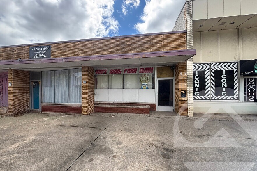 19550-19566 Kelly Rd, Harper Woods, MI à louer - Photo de l’immeuble – Image 1 sur 2